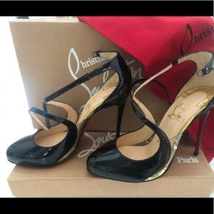 Christian Louboutine Crossetinetta Pump